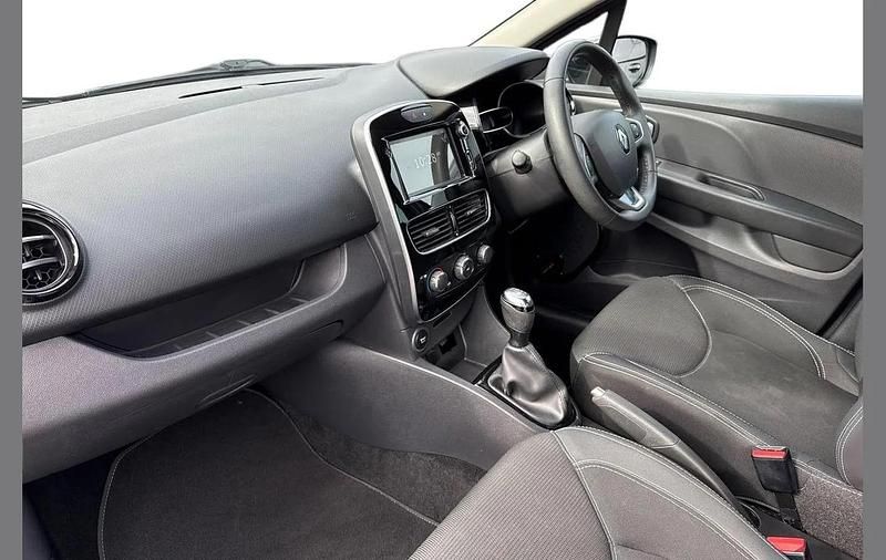 Used Renault Clio IV Iconic 75 HP (55 kW) 2019 Black Hatchback