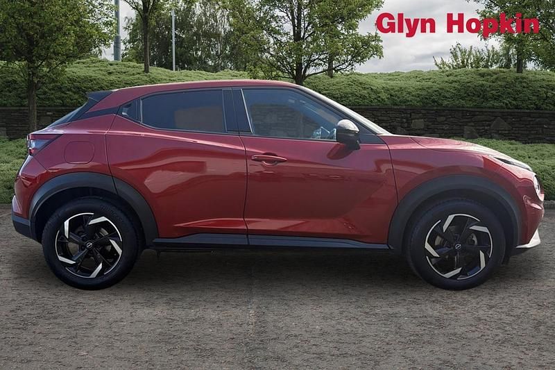 Used Nissan Juke N-Connecta 114 HP (83 kW) 2023 Red SUV