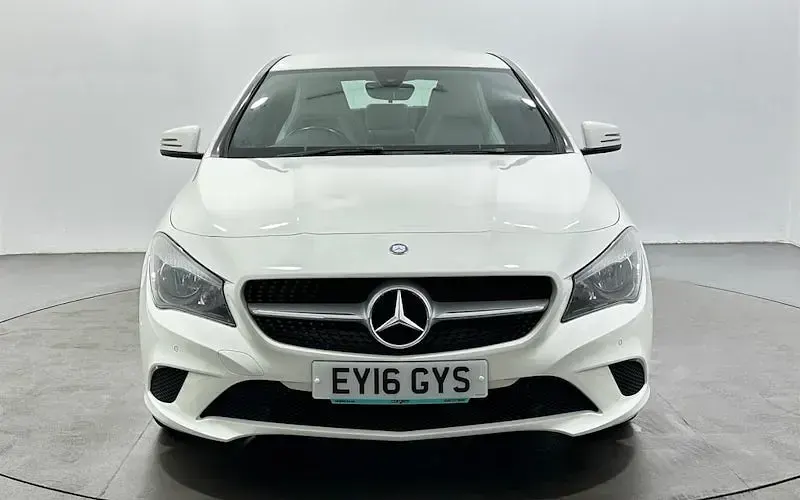 Used Mercedes CLA200 136 HP (100 kW) 2016 White Coupe