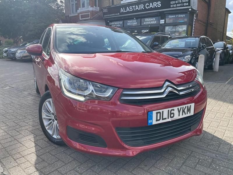 Używany Citroën C4 Feel 2016 Czerwony Hatchback