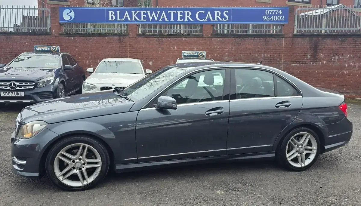 Usado Mercedes C220 AMG 2014 Gris Berlina