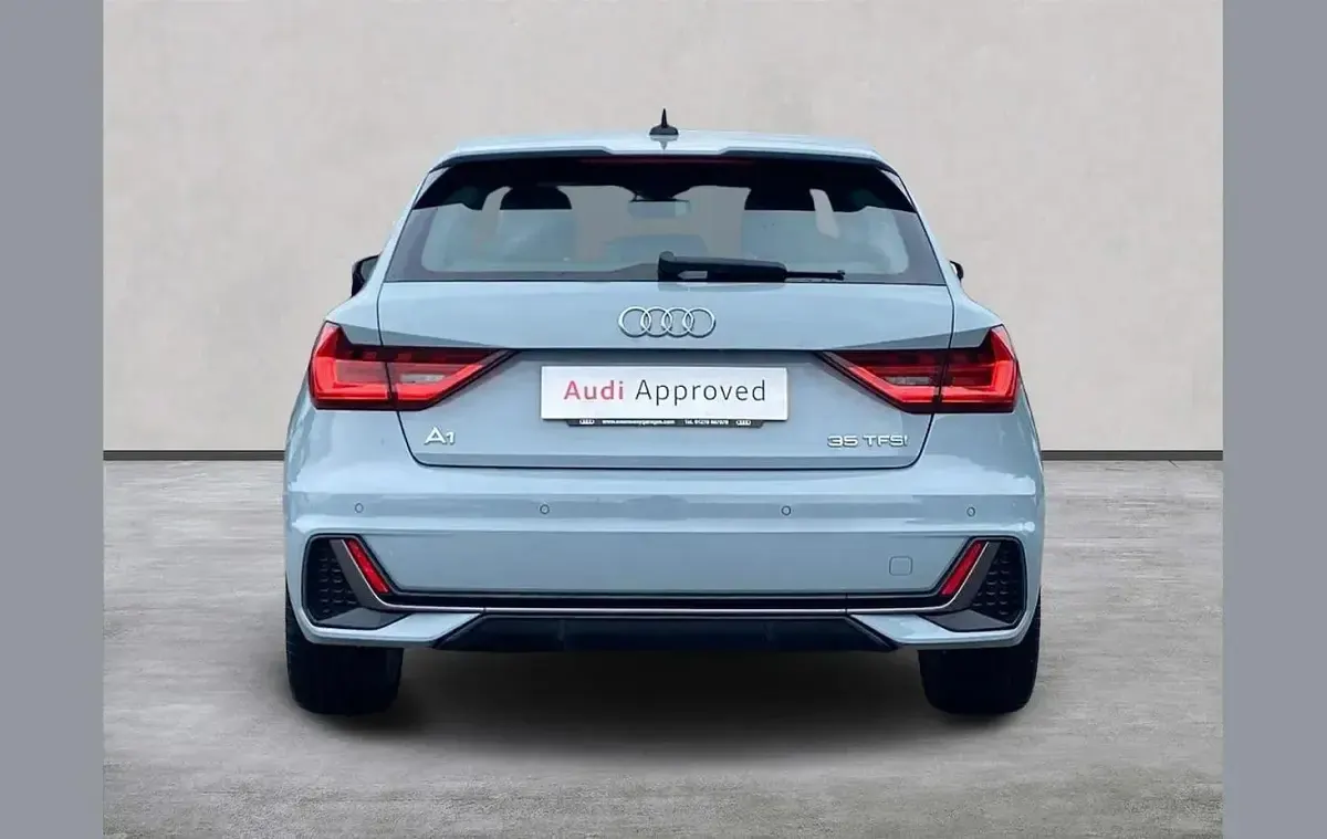 Gebraucht Audi A1 S-Line 150 PS (110 kW) 2023 Grau SUV