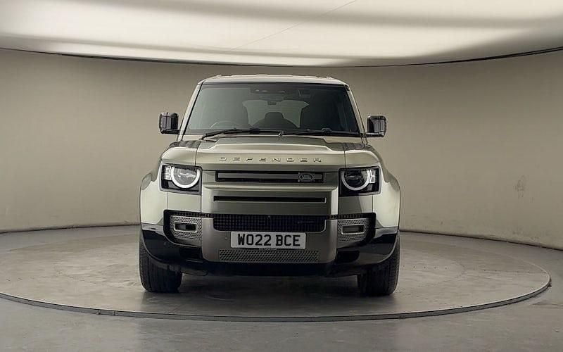 Used Land Rover Defender Dynamic 404 HP (297 kW) 2022 Pangea green SUV