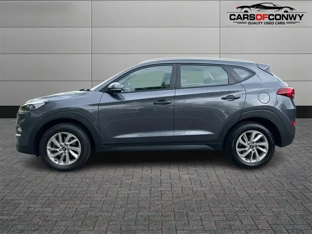 Used Hyundai Tucson SE 177 HP (130 kW) 2017 Grey SUV