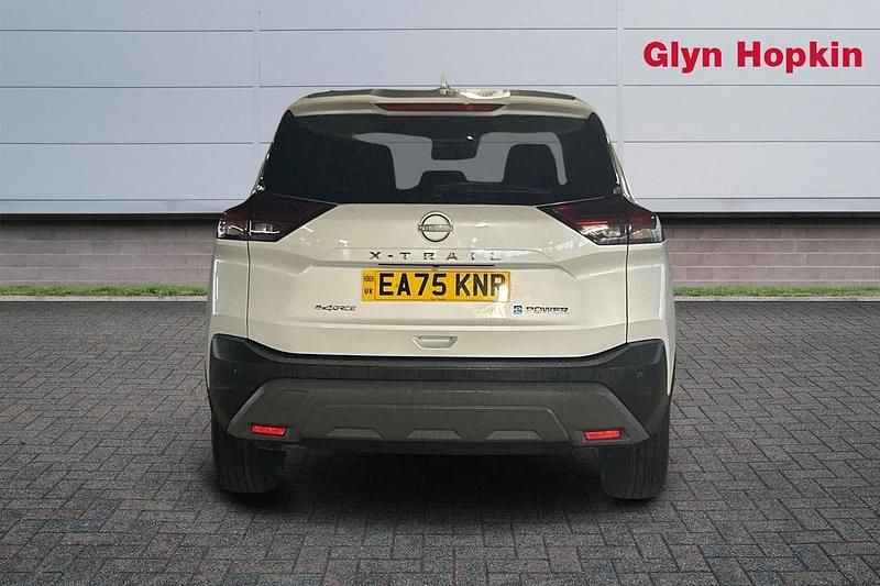 New Nissan X-Trail N-Connecta 213 HP (156 kW) 2025 White SUV