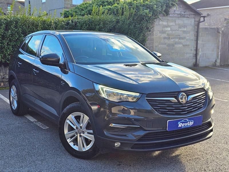 Used Vauxhall Grandland X S 130 HP (95 kW) 2018 Grey SUV