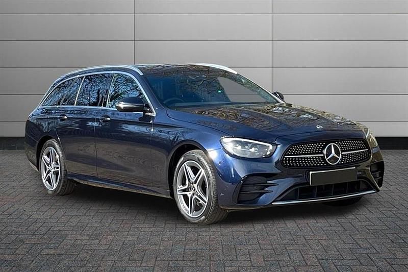 Used Mercedes E300 AMG line 265 HP (194 kW) 2023 Nautic blue Estate