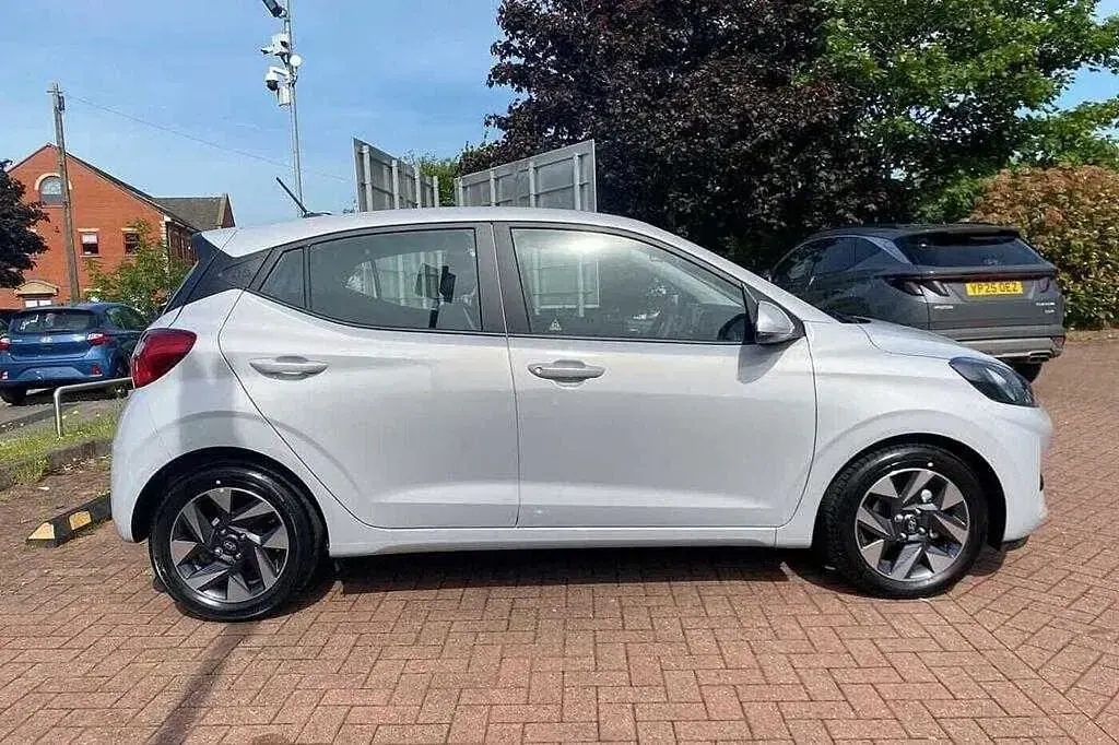 New Hyundai i10 Advanced 2025 Hatchback