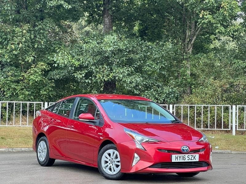 Used Toyota Prius Business Edition 2016 Red Hatchback
