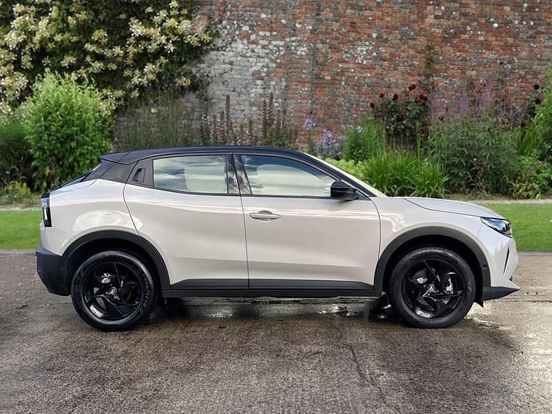 Used Alfa Romeo GT Junior 2025 Beige/black Hatchback