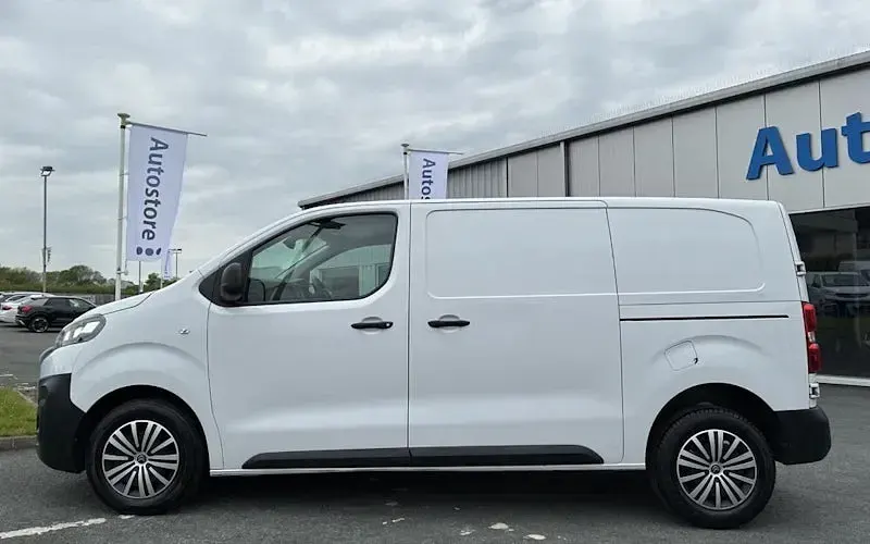 Used Citroën Dispatch 144 HP (105 kW) 2023 MPV