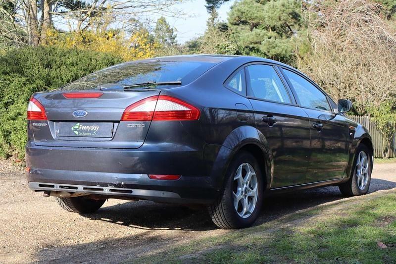 Used Ford Mondeo Zetec 143 HP (105 kW) 2008 Grey Hatchback