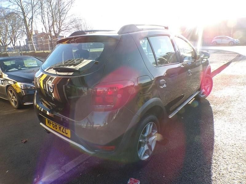 Used Dacia Sandero Comfort 90 HP (66 kW) 2018 Black Hatchback