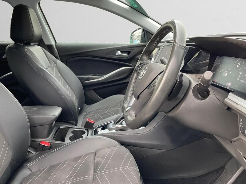 Used Vauxhall Grandland X Ultimate 128 HP (94 kW) 2022 White SUV