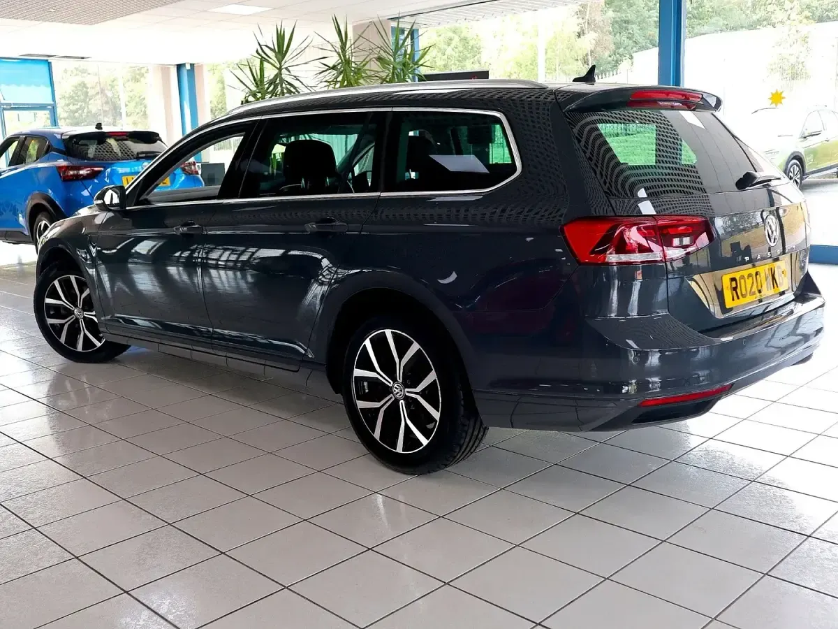 Used VW Passat SEL 120 HP (88 kW) 2020 Grey Estate