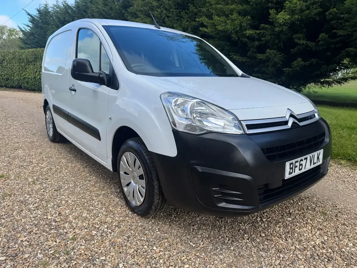 Used Citroën Berlingo 75 HP (55 kW) 2017 White MPV