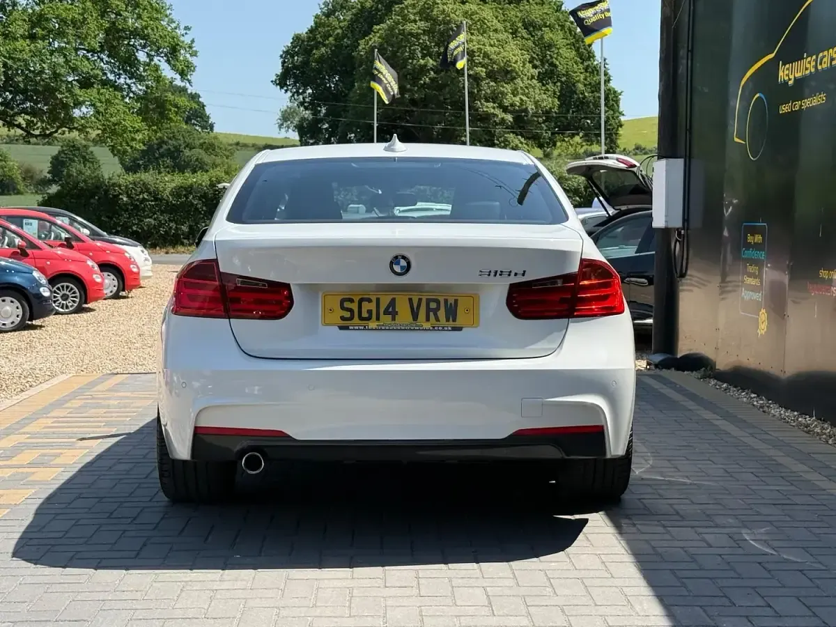 Used BMW 318 M Sport 2014 White Sedan