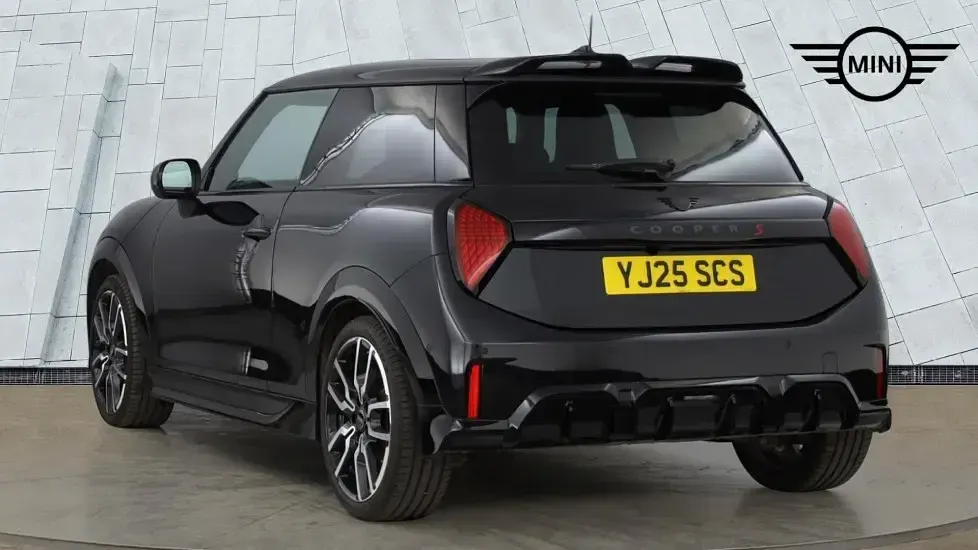 Used Mini Cooper S Hatch 201 HP (147 kW) 2025 Black Hatchback