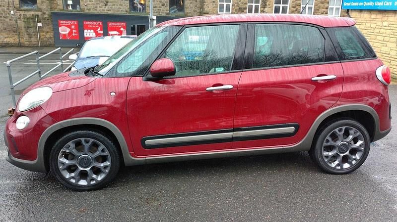 Used Fiat 500L Trekking 95 HP (69 kW) 2014 Red MPV