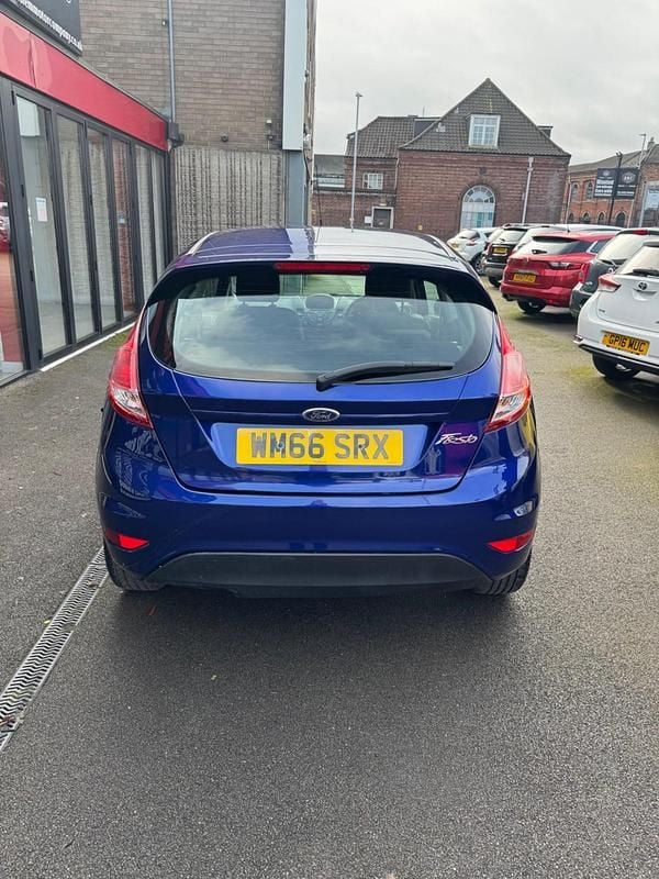Used Ford Fiesta Zetec 82 HP (60 kW) 2016 Blue Hatchback