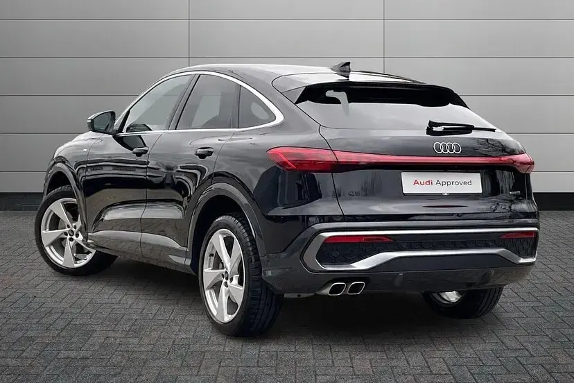Used Audi Q5 Sportback S-Line 201 HP (147 kW) 2025 Mythos black SUV