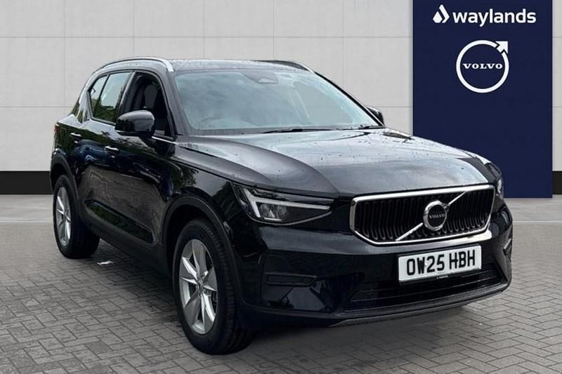 Used 2025 Volvo XC40 Core SUV | £33,740 (A bit pricey) - Image 1/1