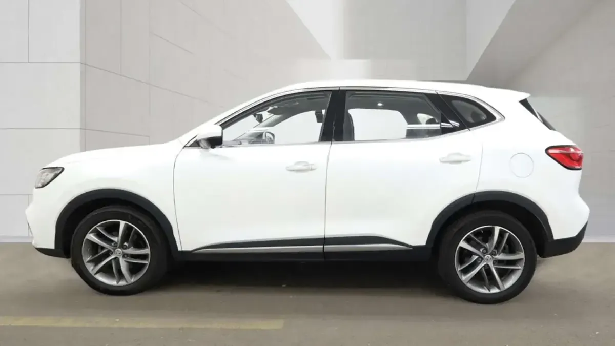Używany MG HS Exclusive 258 KM (189 kW) 2021 Biały SUV