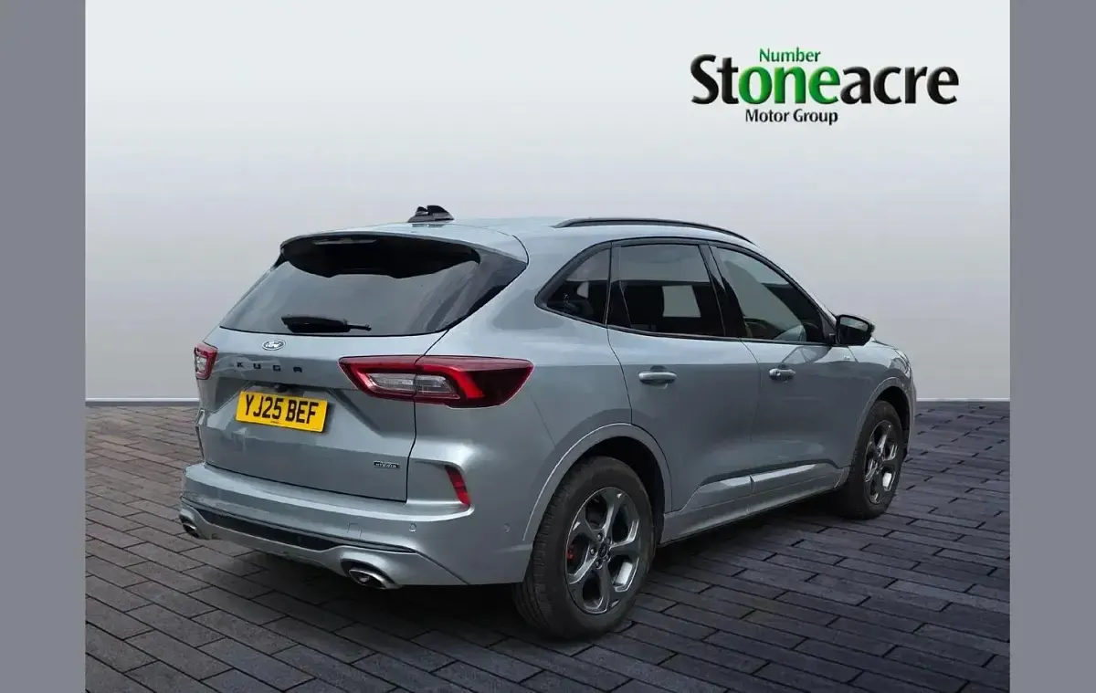 Käytetty Ford Kuga ST-Line 239 HP (175 kW) 2025 Hopea Katumaasturi