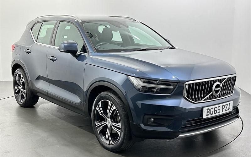Used 2021 Volvo XC40 Inscription SUV | £18,863 (Fair price) - Image 1/3