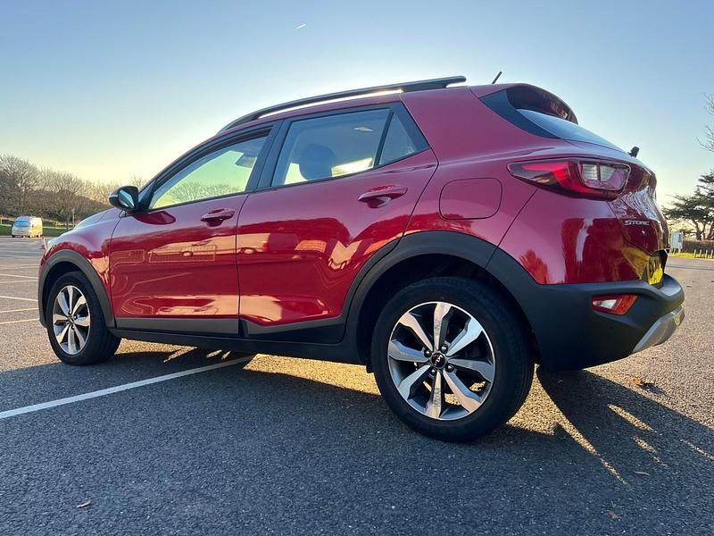 Usado Kia Stonic 99 HP (72 kW) 2022 Vermelho SUV