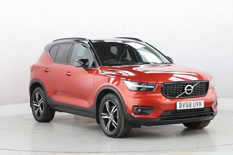 Used Volvo XC40 R-Design 190 HP (139 kW) 2019 Red SUV