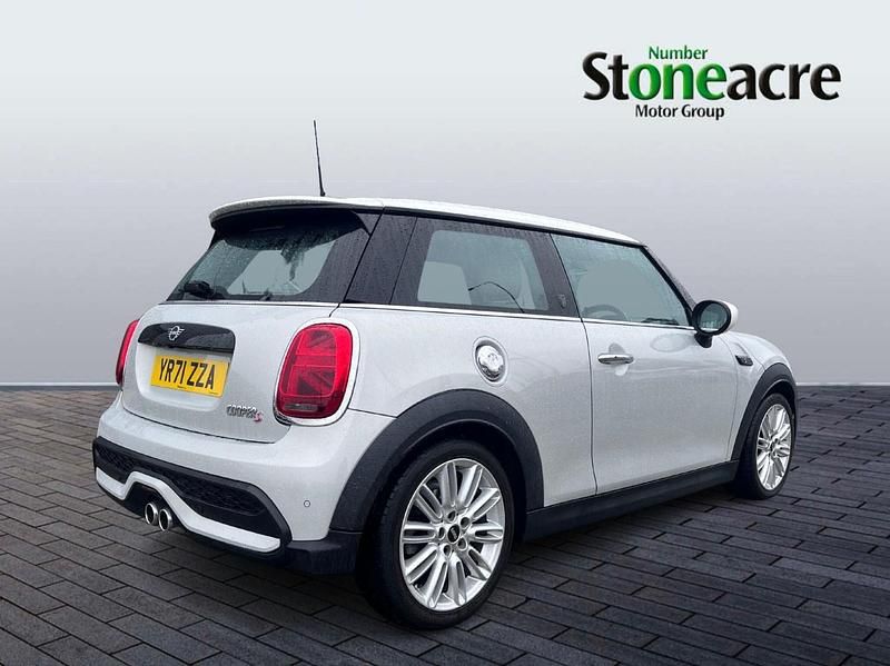 Used Mini Cooper S Exclusive 176 HP (129 kW) 2021 Silver Hatchback