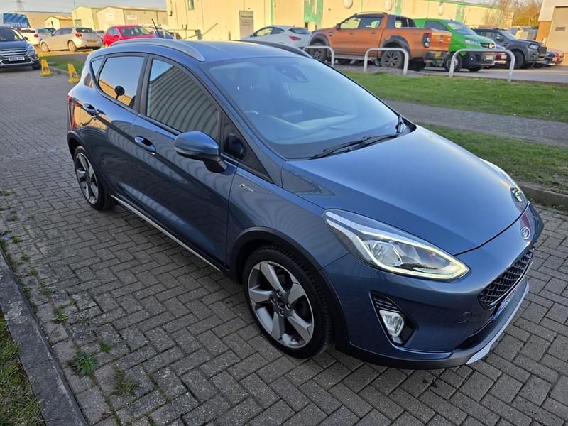 Usado Ford Fiesta Active 100 HP (73 kW) 2019 Azul Citadino