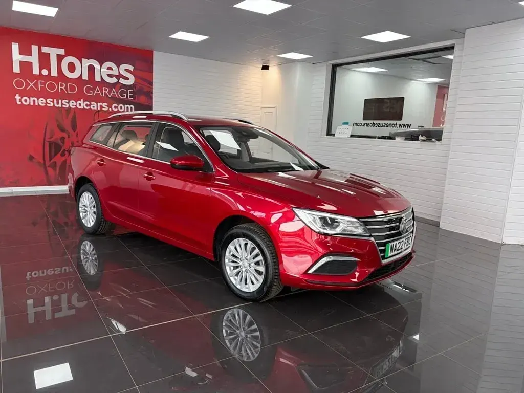 Used MG MG5 EV Exclusive 114 kW (156 HP) 2022 Red Estate
