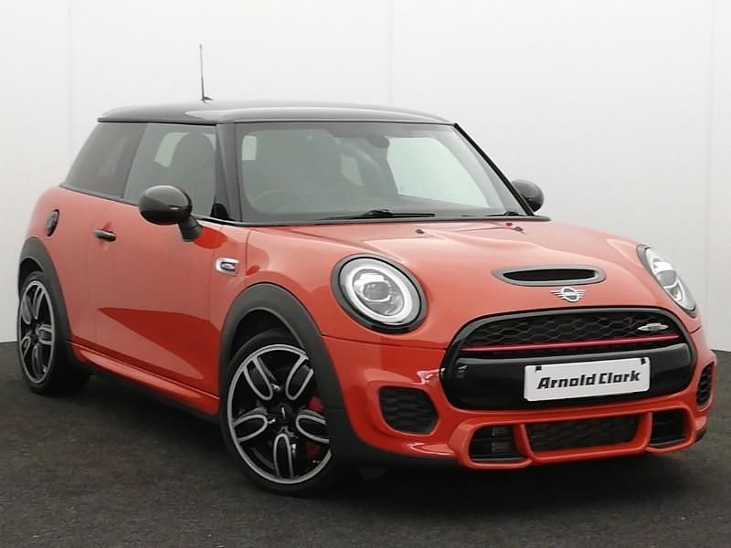 Used Mini John Cooper Works 231 HP (169 kW) 2018 Orange Hatchback