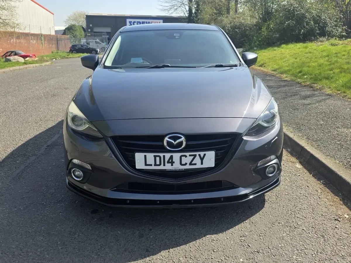 Usado Mazda 3 Inclusive 2014 Gris Utilitario