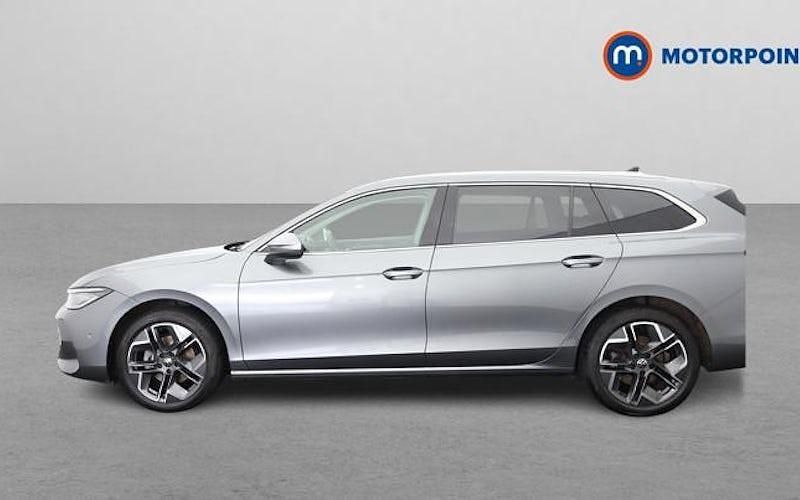 Used VW Passat Elegance 150 HP (110 kW) 2025 Estate