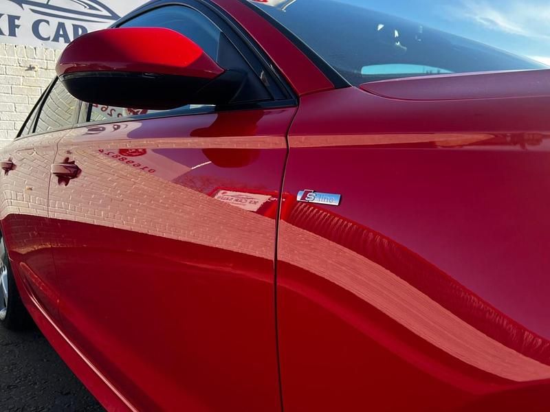 Used Audi A6 Black Edition 190 HP (139 kW) 2014 Red Sedan