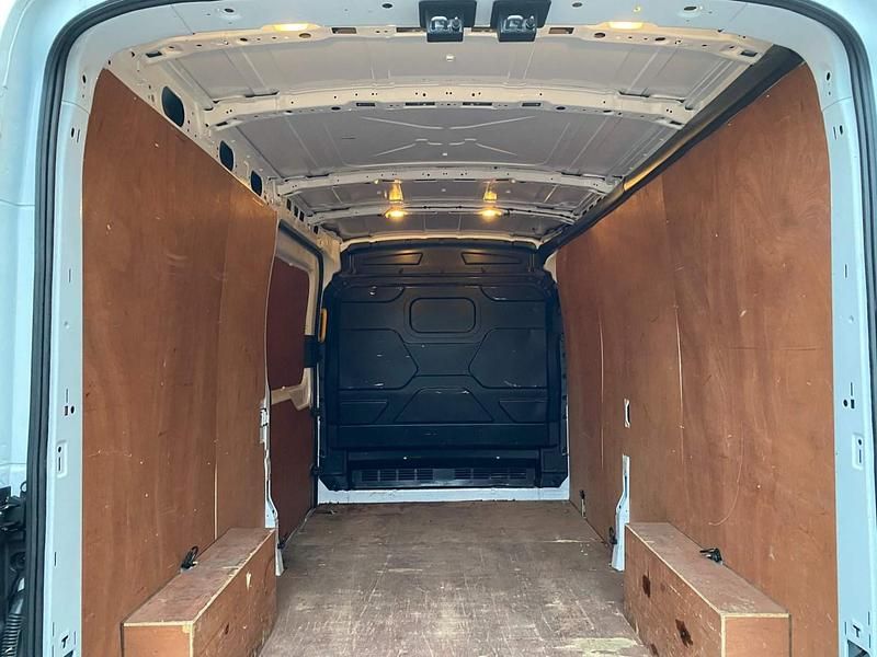Used Ford Transit S 130 HP (95 kW) 2022 White Van