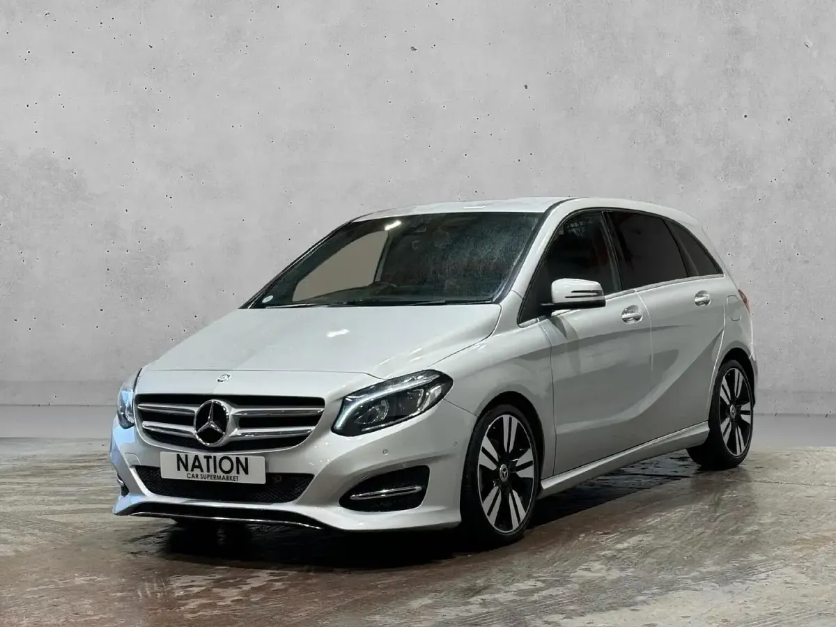 Used Mercedes B180 Premium 2015 White Hatchback