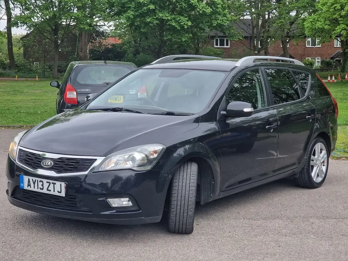 Used Kia Ceed 128 HP (94 kW) 2013 Black Hatchback