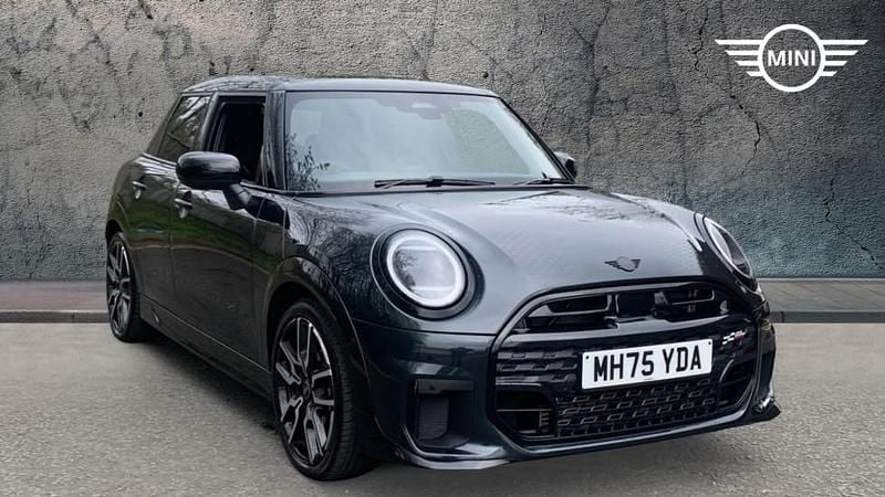 Begagnad Mini Cooper Hatch 113 kW (154 HK) 2026 Grå Halvkombi