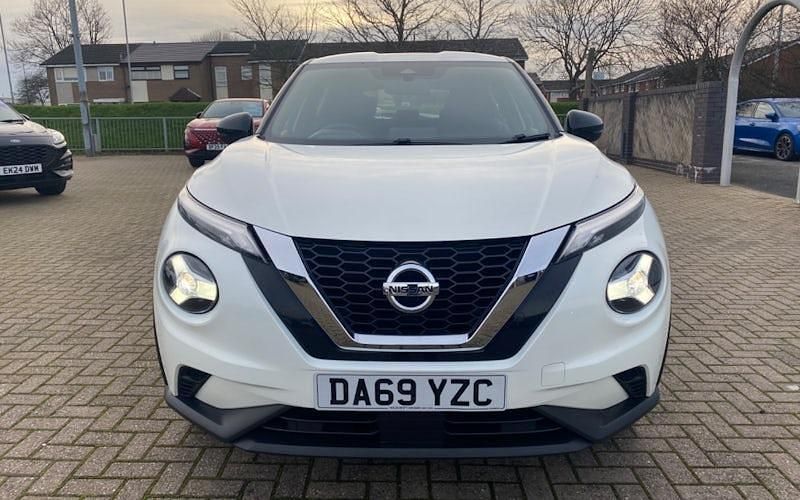 Used Nissan Juke Acenta 117 HP (86 kW) 2019 White SUV
