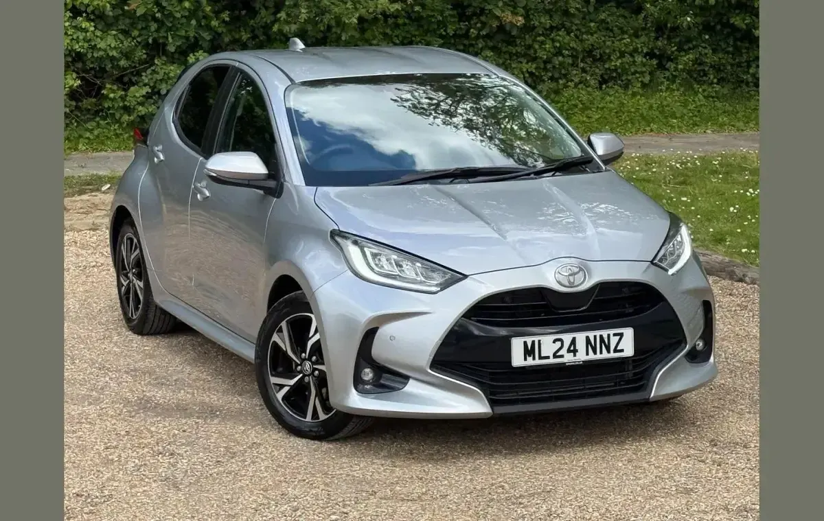 Used Toyota Yaris Design 116 HP (85 kW) 2024 Silver Hatchback