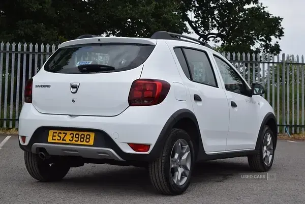 Used Dacia Sandero Essentiel 90 HP (66 kW) 2020 White Hatchback