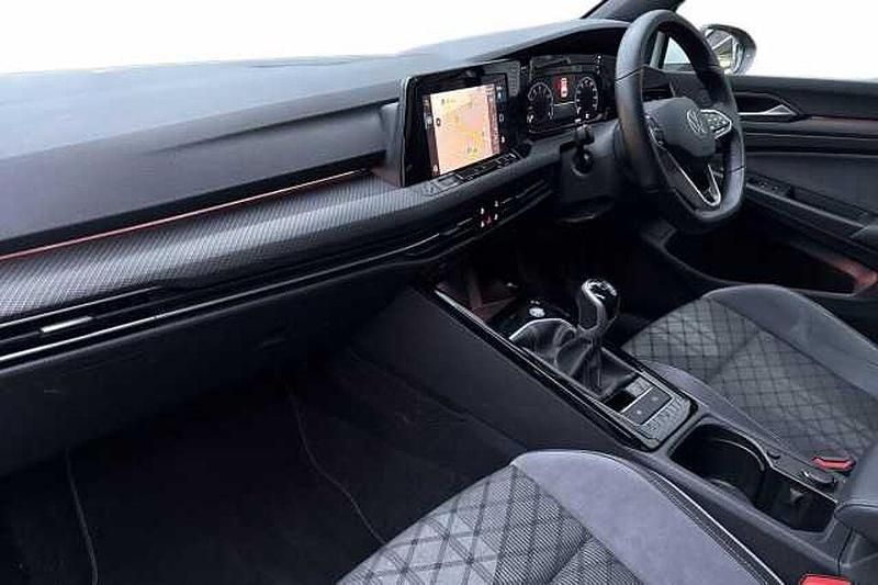 Used VW Golf VIII R-line 150 HP (110 kW) 2023 White Hatchback