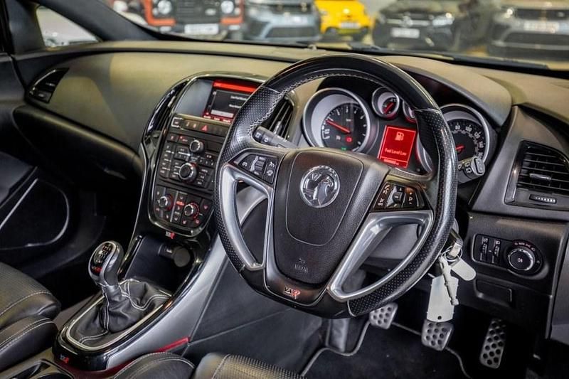 Used Vauxhall Astra GTC S 280 HP (205 kW) 2014 Black Coupe