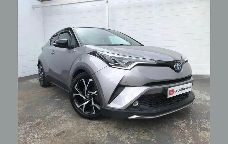Second-hand Toyota C-HR 120 CP (88 kW) 2016 Argintiu SUV