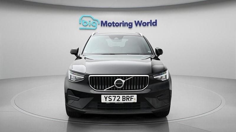 Begagnad Volvo XC40 Core 211 HK (155 kW) 2022 Svart SUV