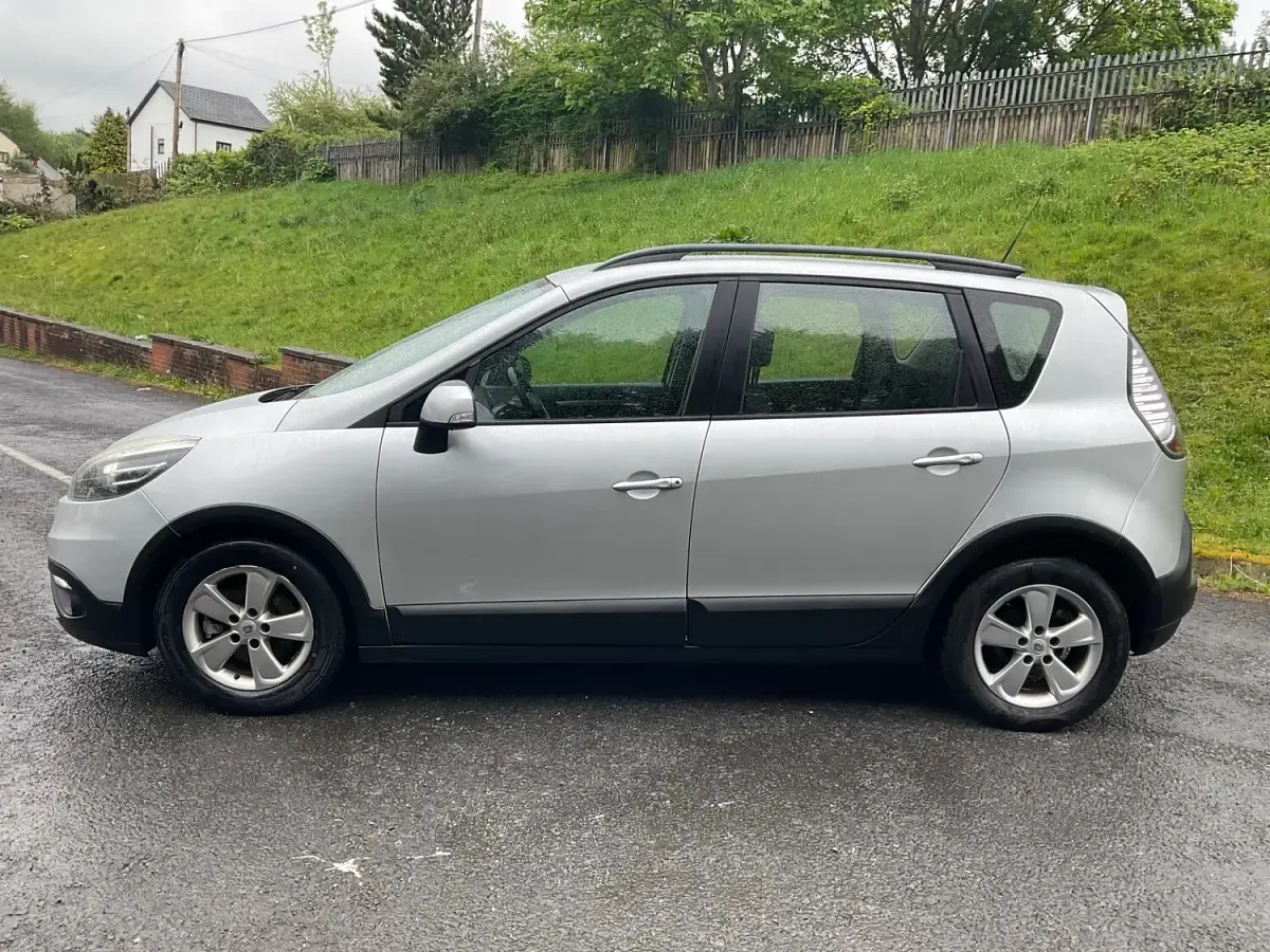 Used Renault Scénic III Dynamique 110 HP (80 kW) 2013 Silver MPV